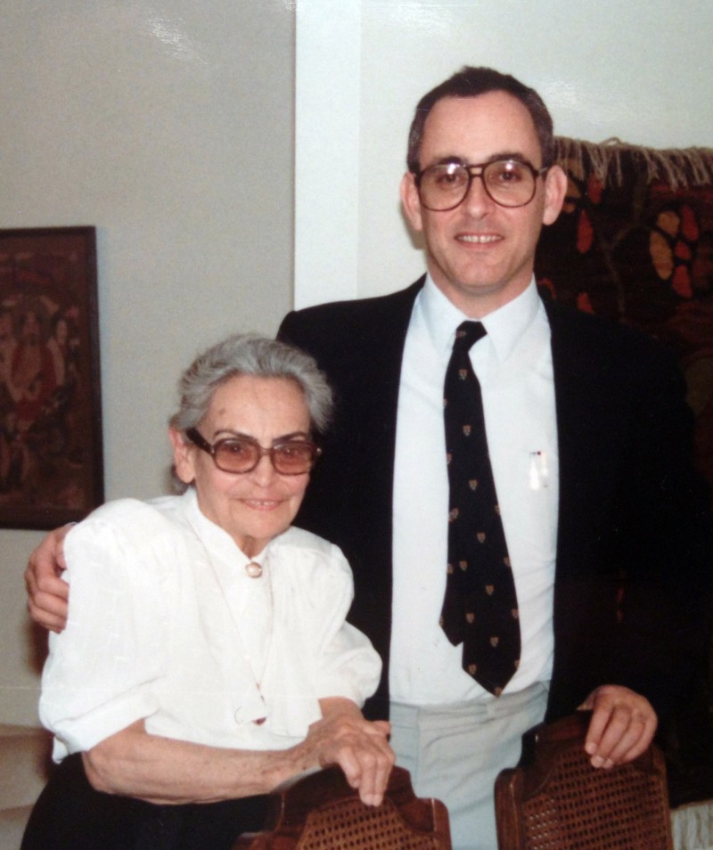 Amos Yahil with his mother, the historian Leni Yahil, née Westphal, in the late 1980s © Private collection.r 1980er Jahre, © Privatbesitz